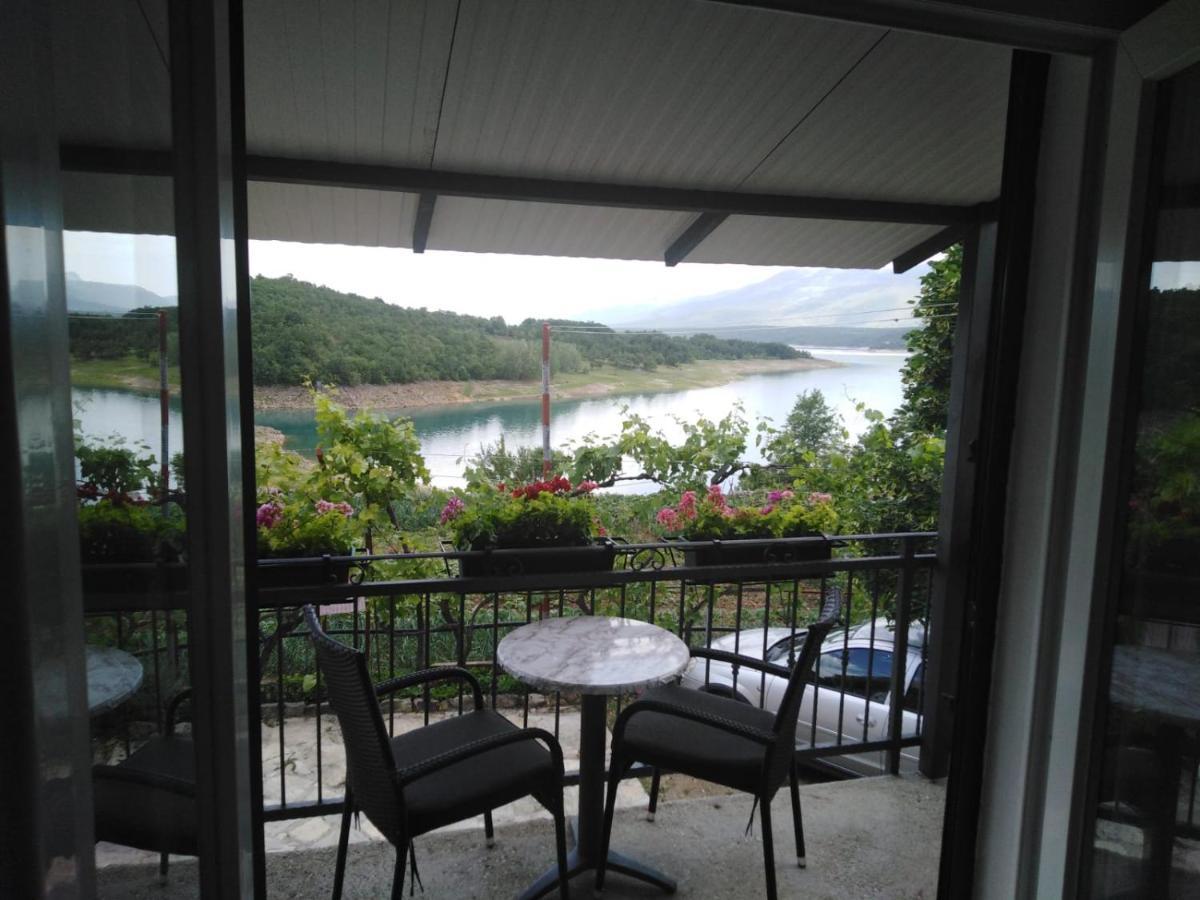 Holiday Home Marija Vrlika Bagian luar foto
