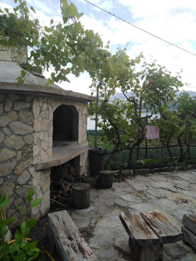 Holiday Home Marija Vrlika Bagian luar foto