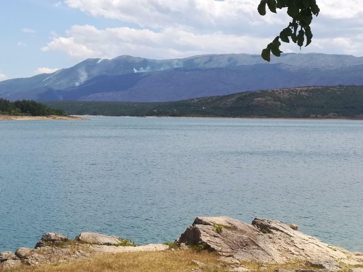 Holiday Home Marija Vrlika Bagian luar foto